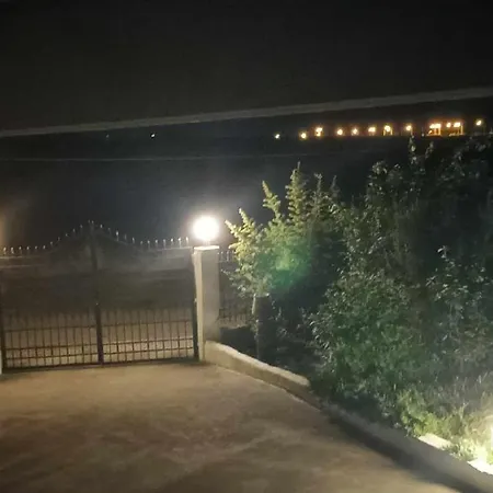 In Olive Grove بيت للعطل *
